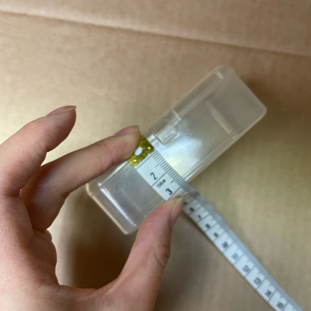 ⭐️4/$35 Plastic boxes - Picture 2 of 4